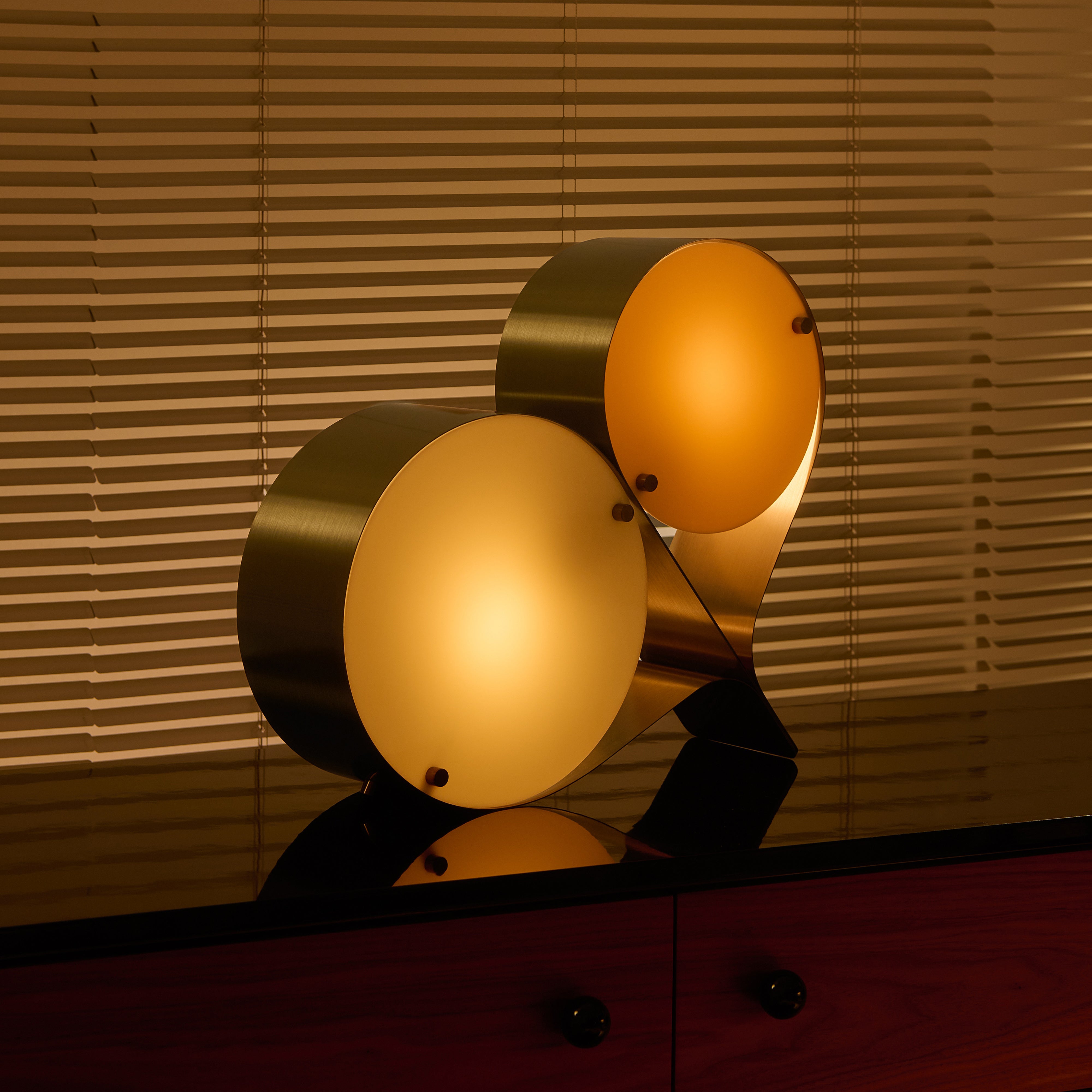 Coppia Table Lamp