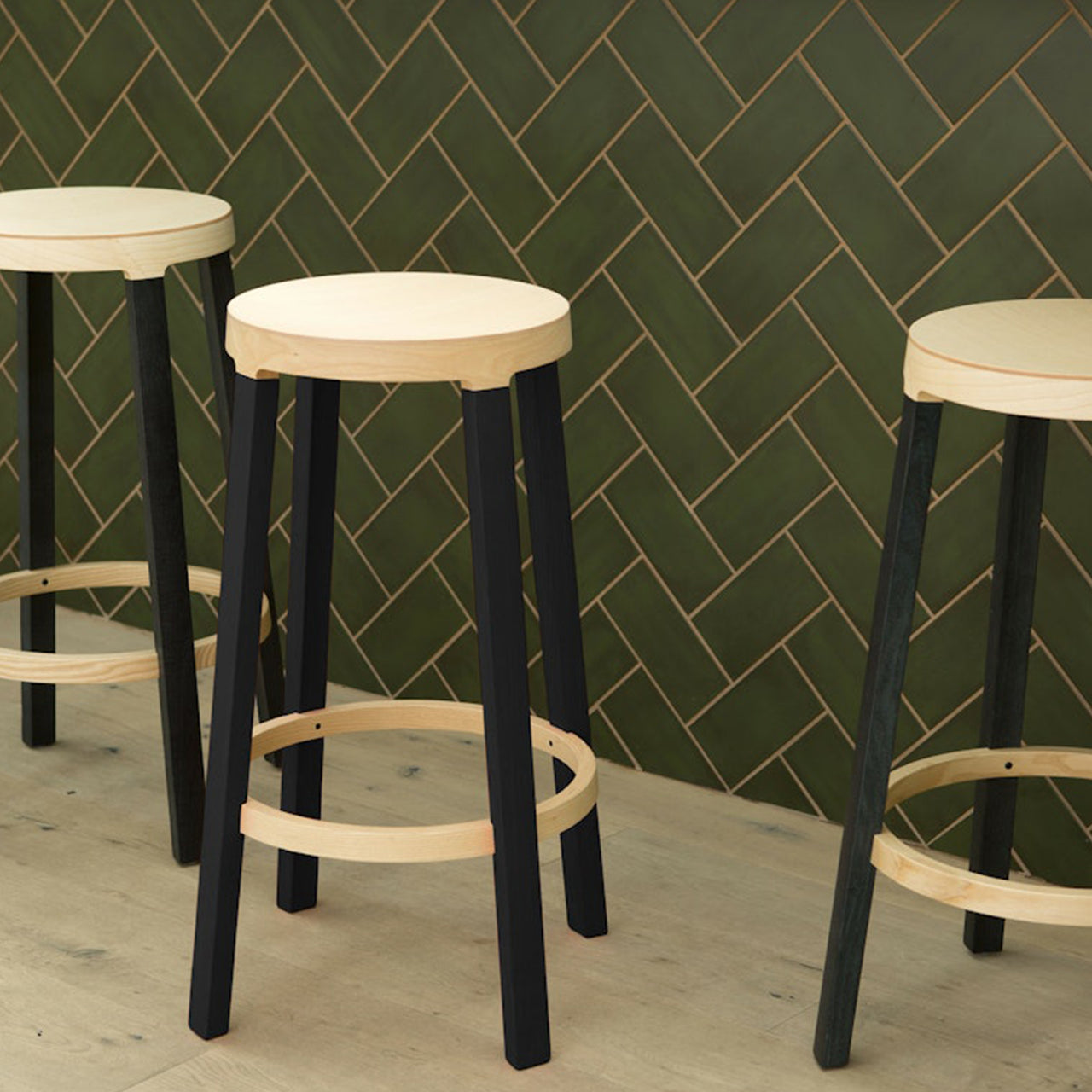 Step Bar + Counter Stool