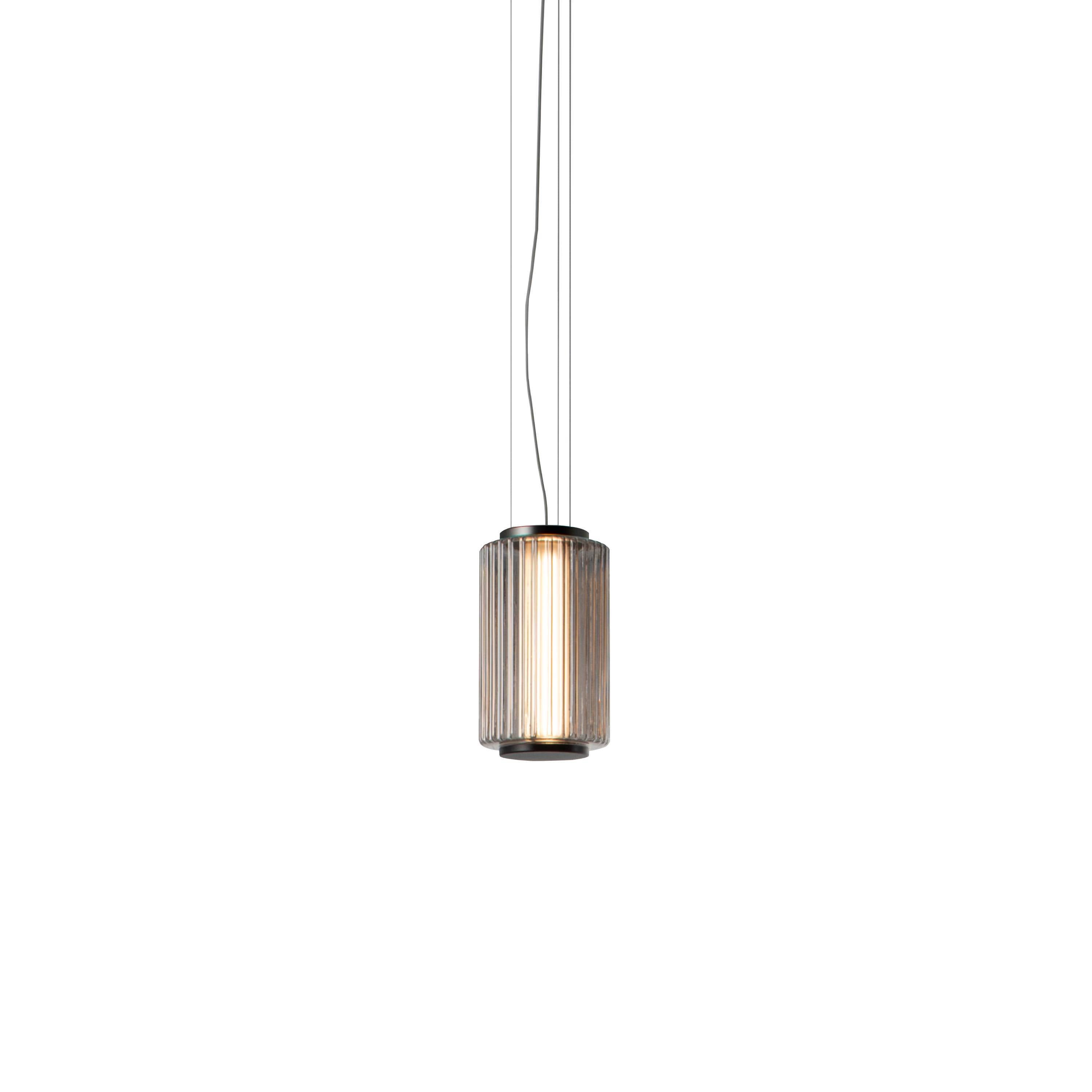 Column 175 Vertical Pendant: 1 Unit + Carbon