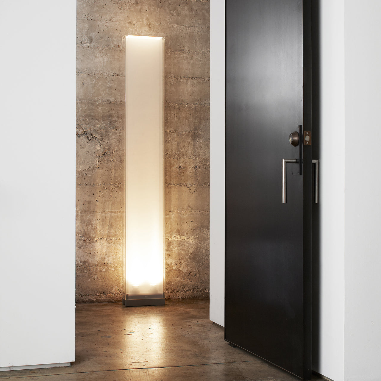 Cortina Floor Lamp