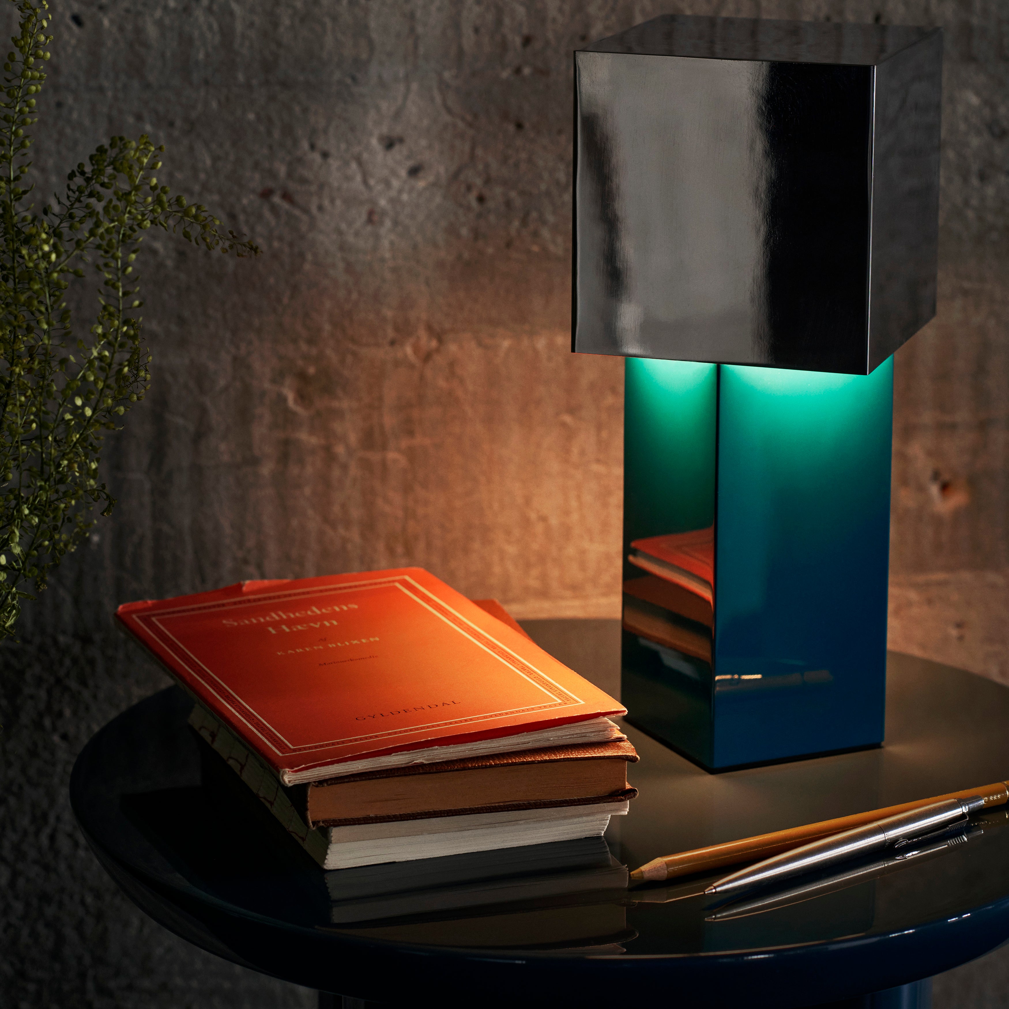 Pivot ATD7 Portable Table Lamp