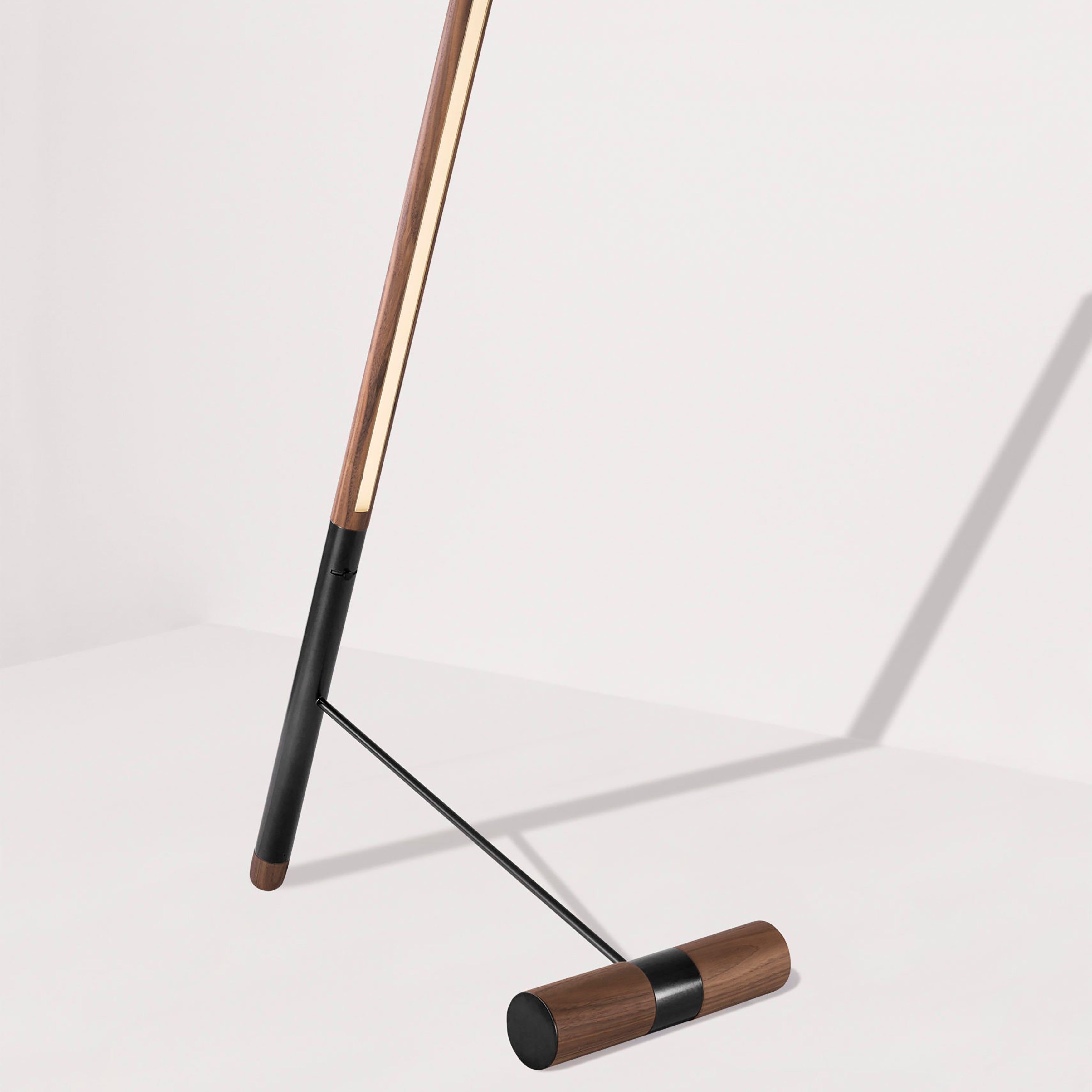 Linea Floor Lamp