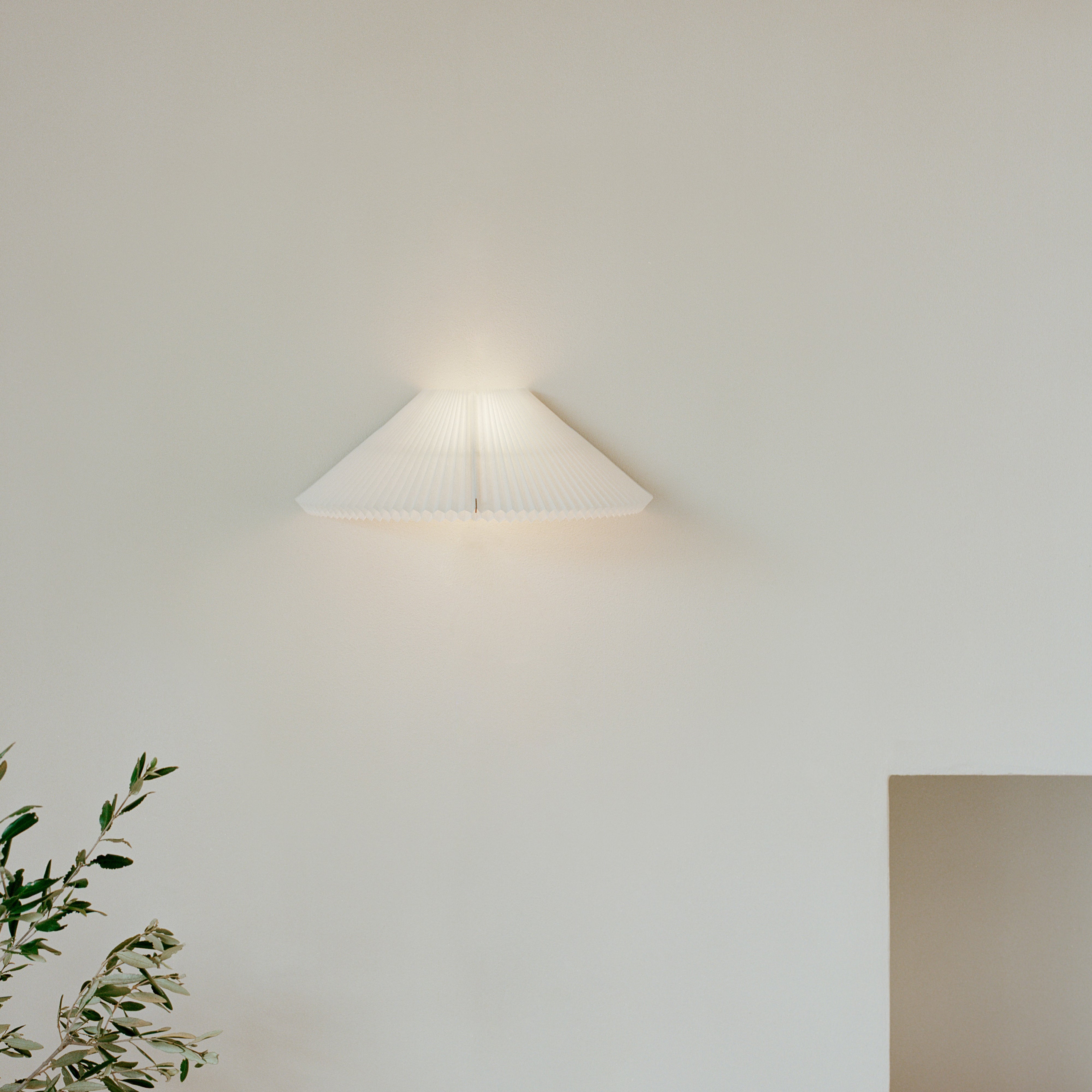 Nebra Wall Lamp