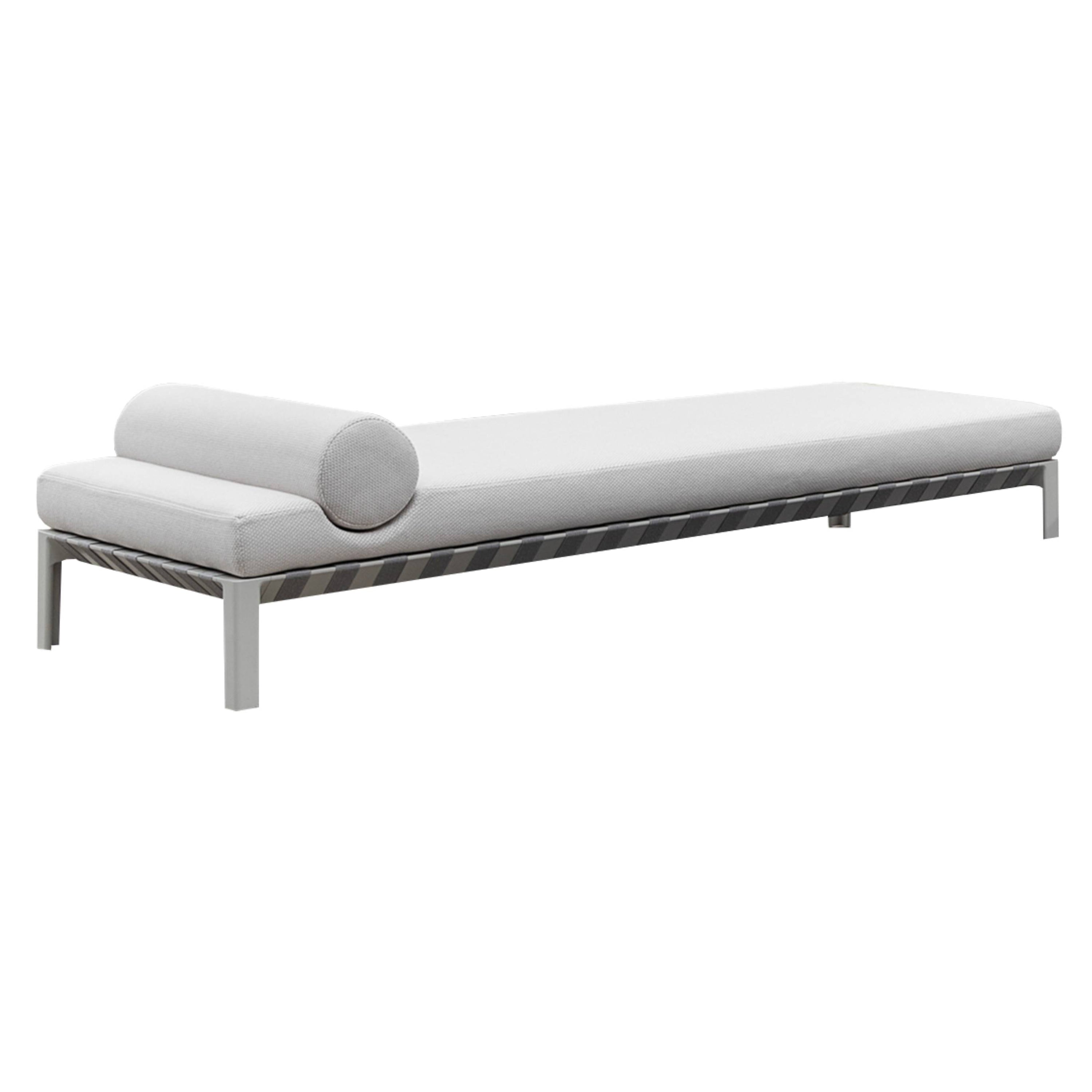 Able Daybed: Outdoor