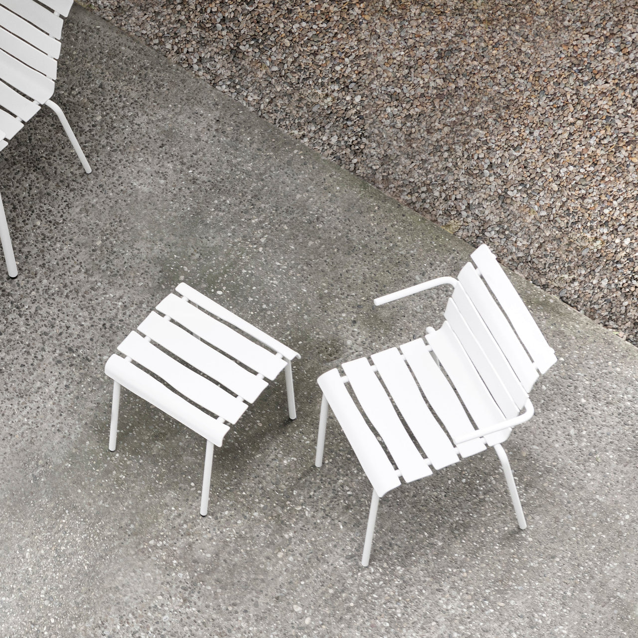 Aligned Outdoor Stool