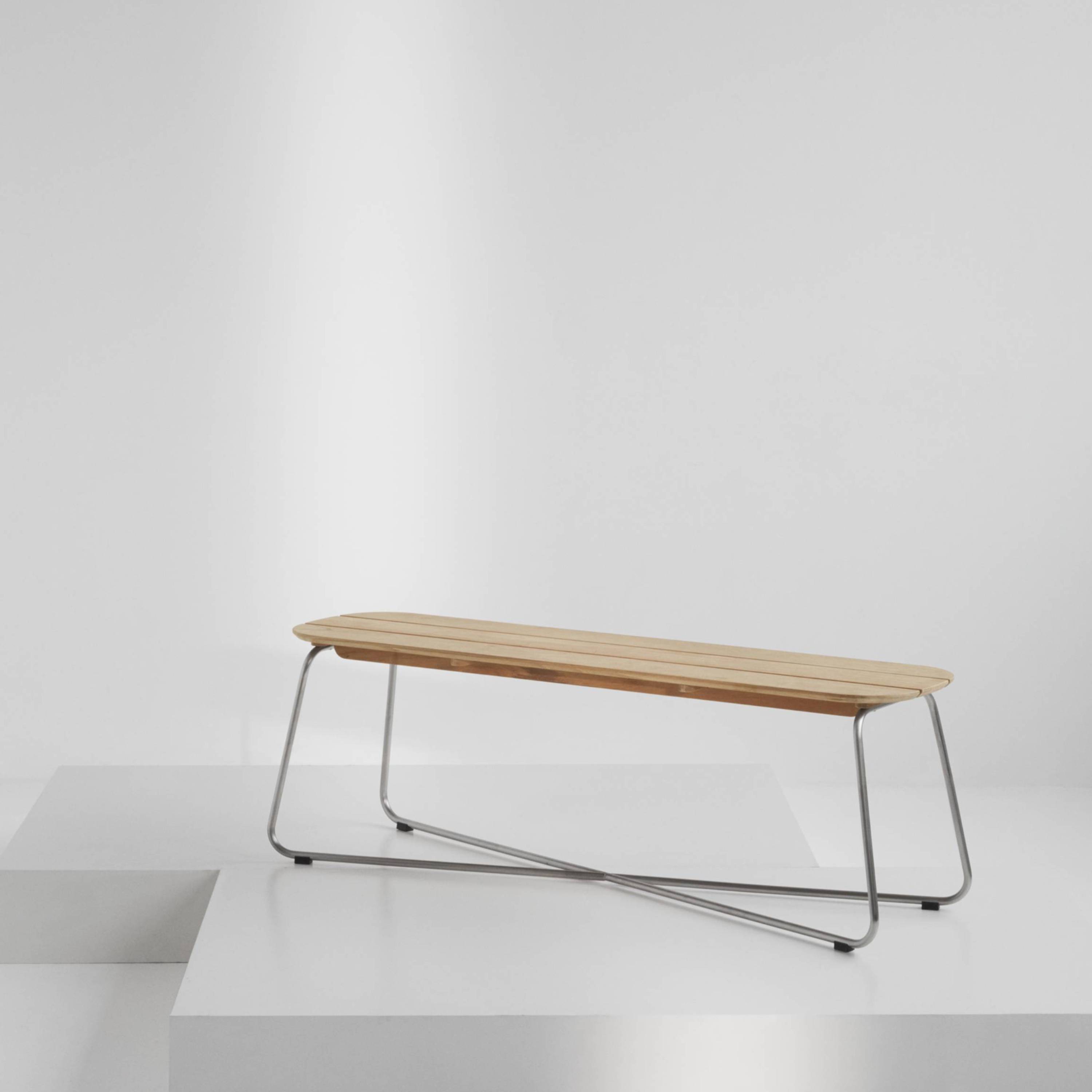 Lilium Bench