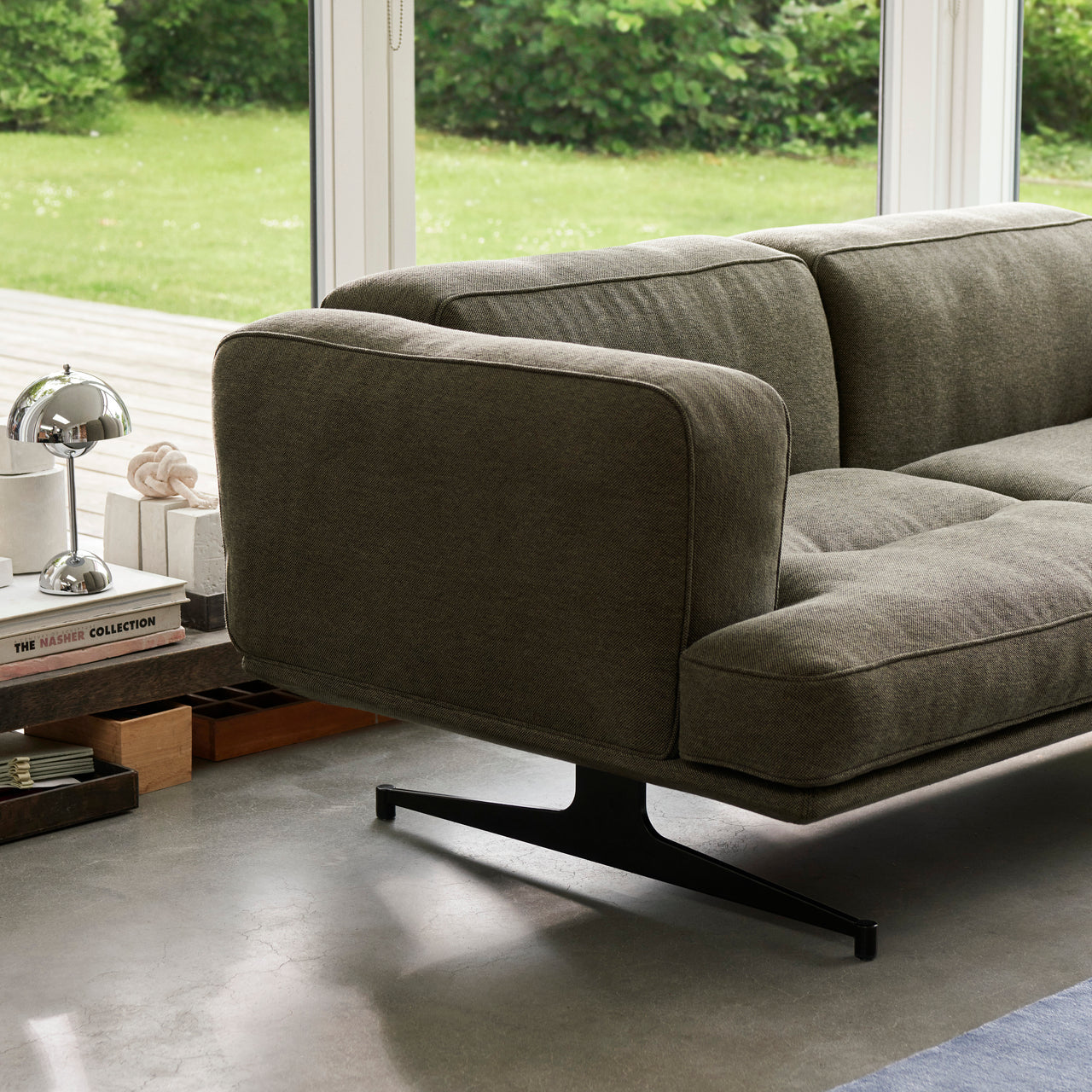 Inland Sofa: AV22 + AV23