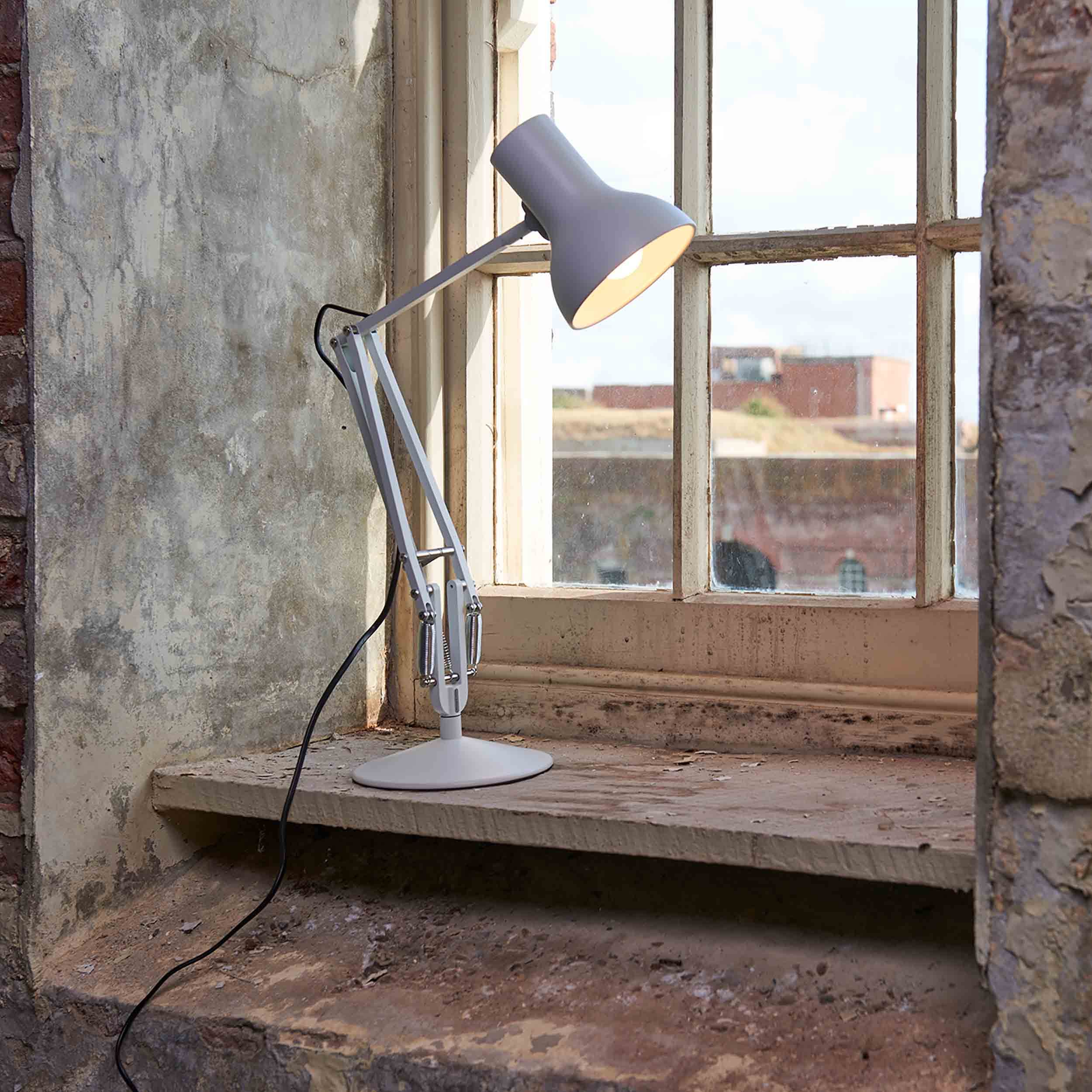 Type 75 Mini Desk Lamp with Insert