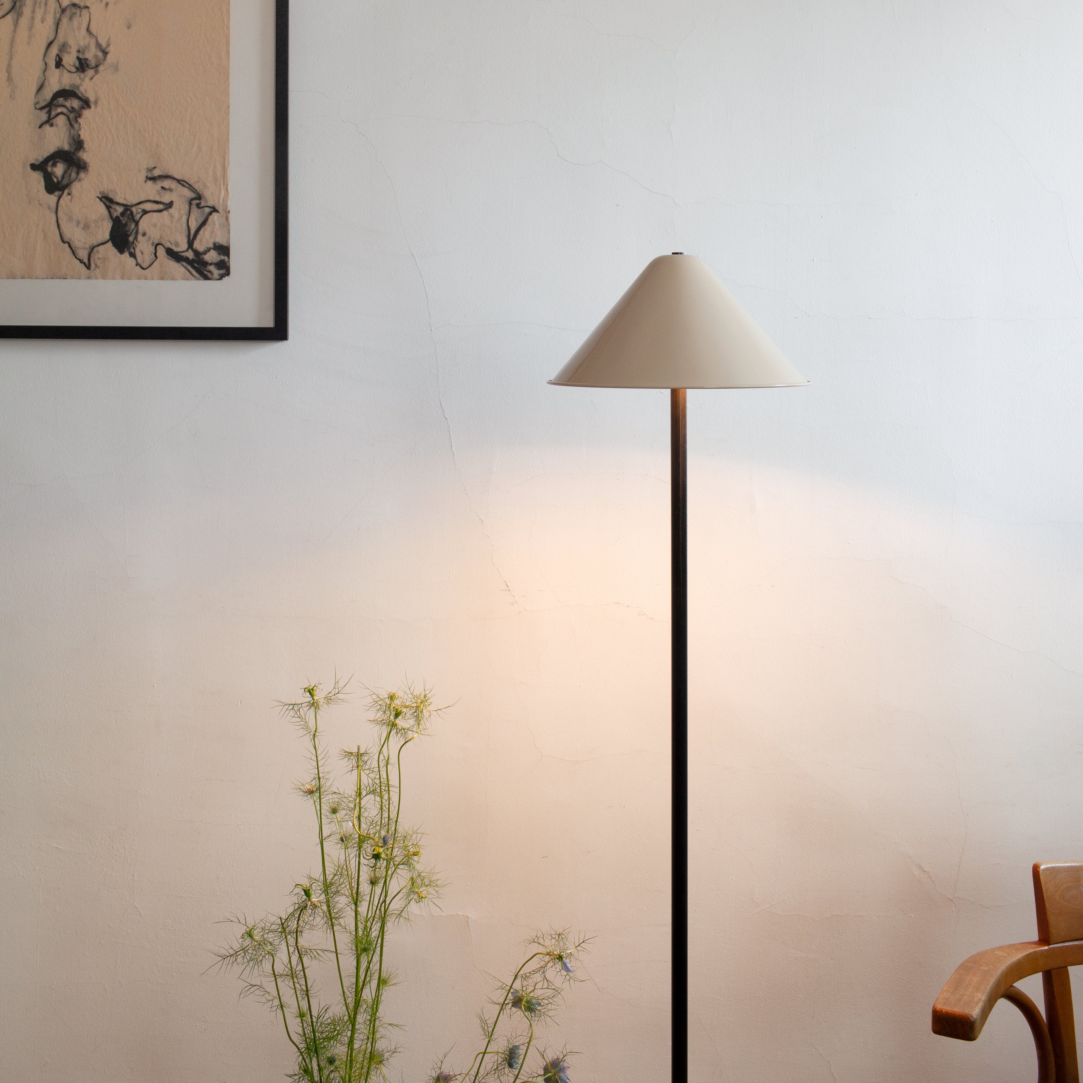 Eave Floor Lamp