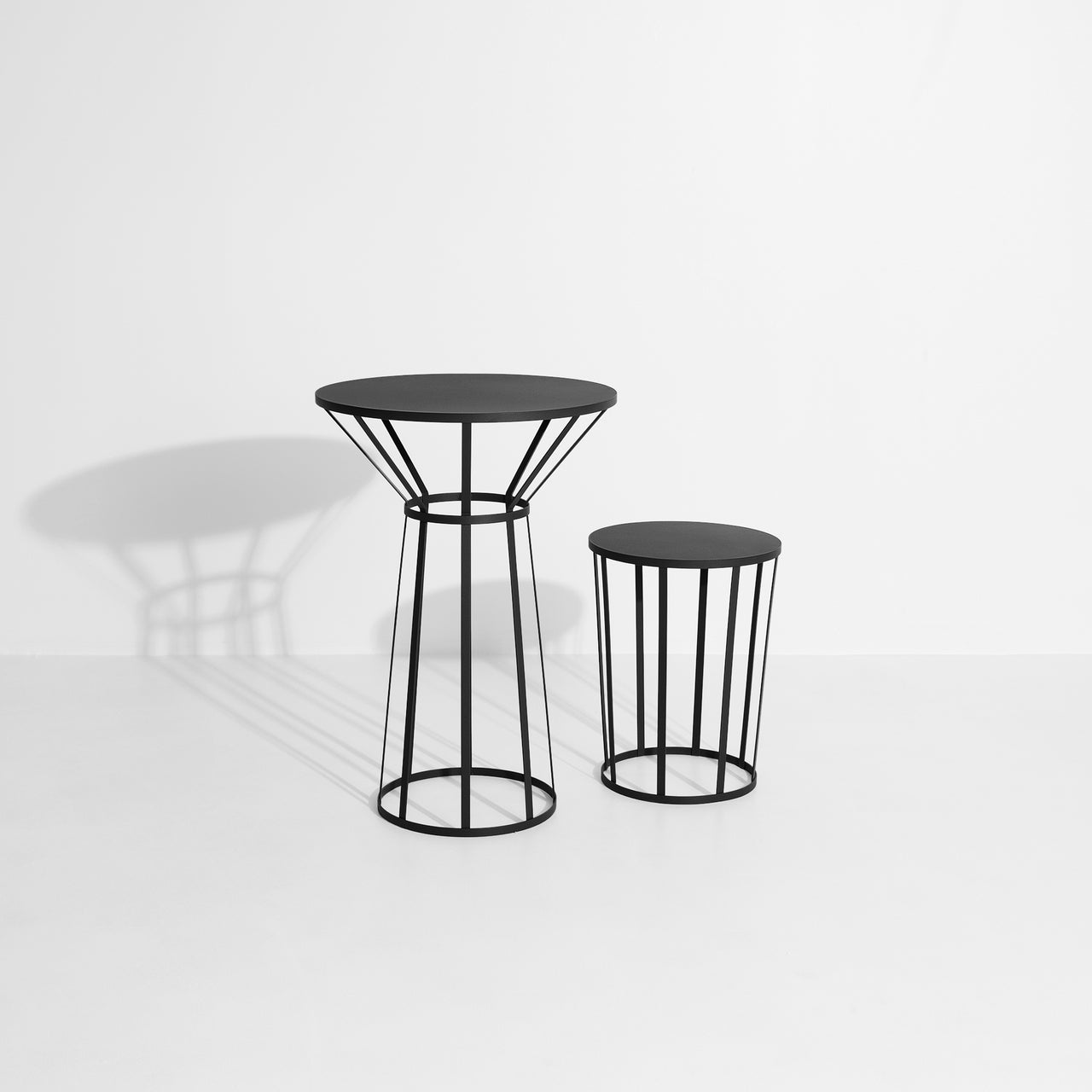 Hollo Bistro Table