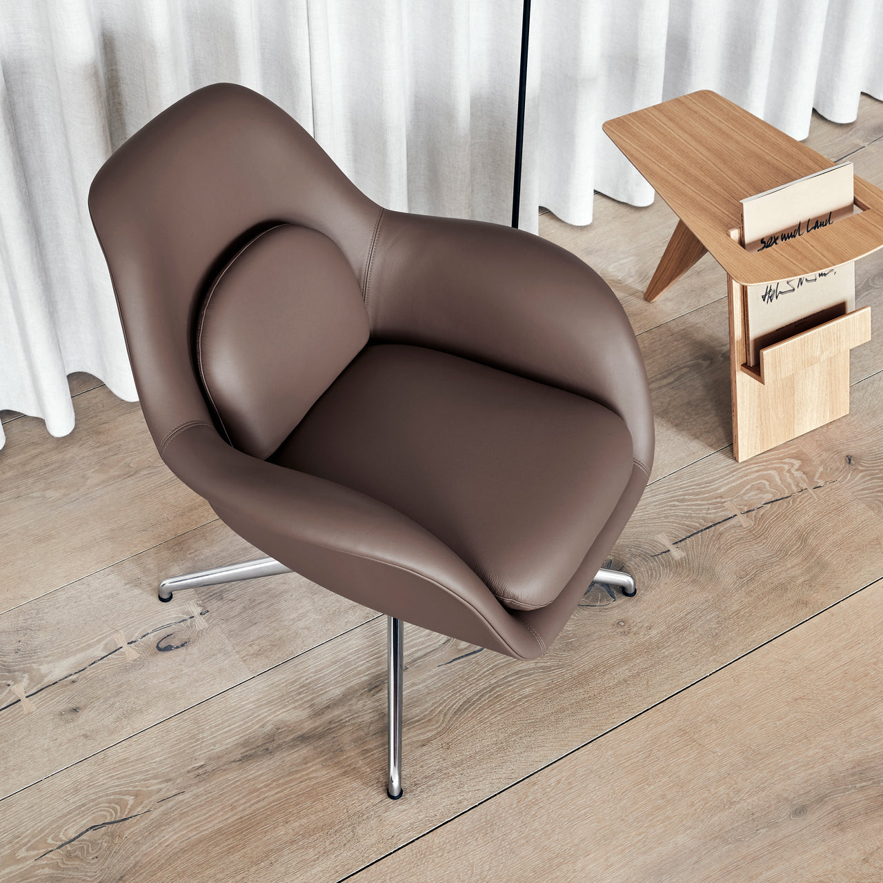 Swoon Lounge Chair Petit: Swivel Base