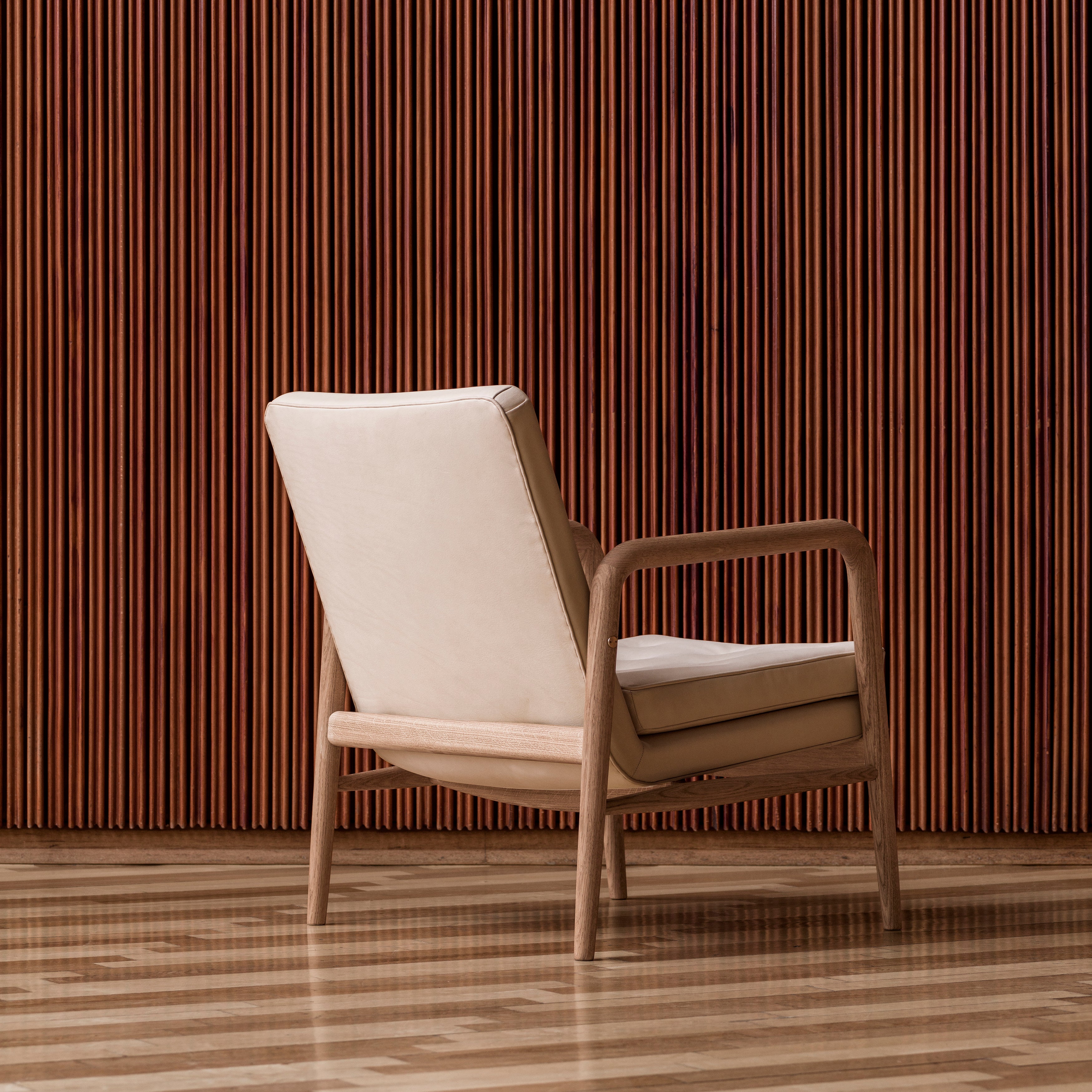 VLA76 Foyer Chair