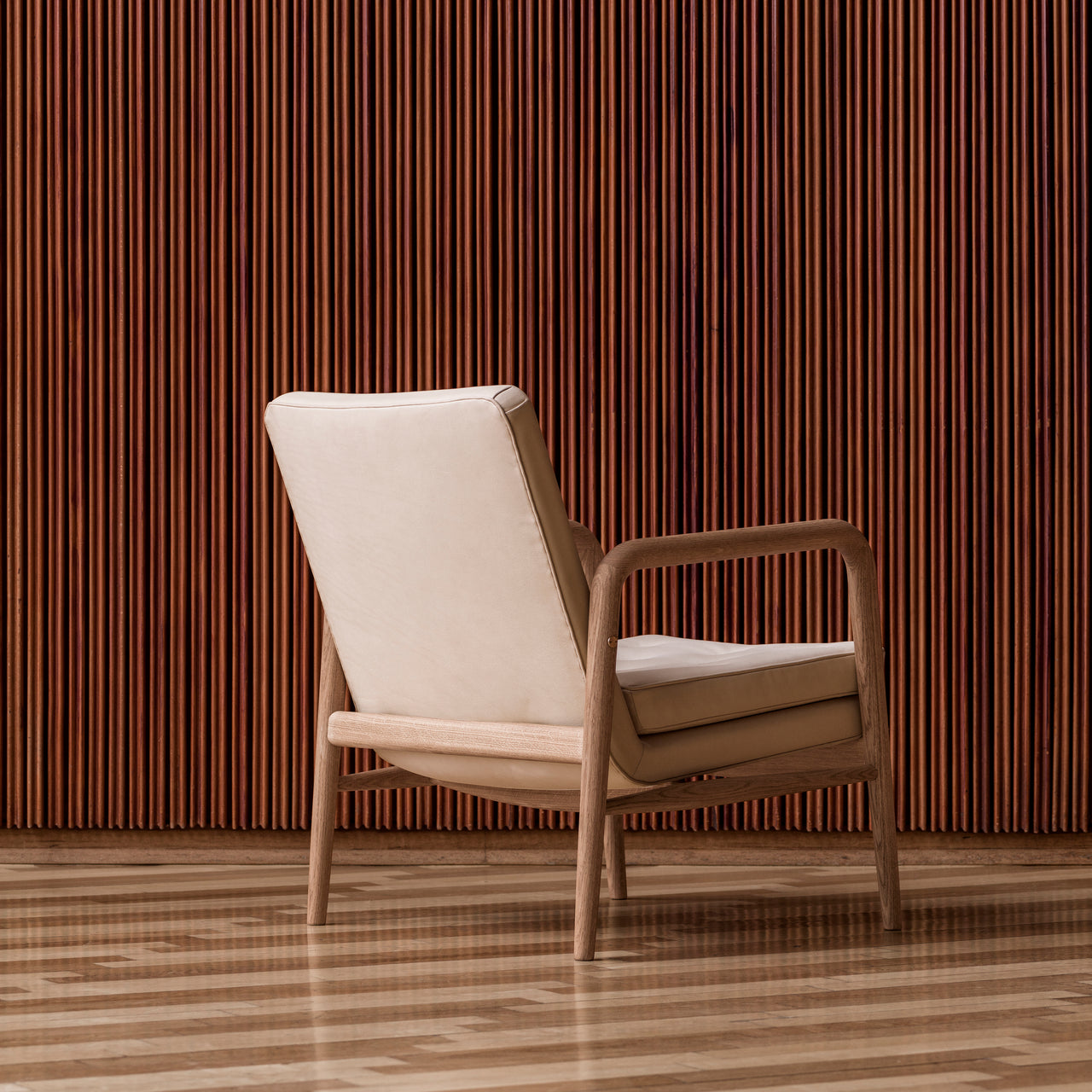 VLA76 Foyer Chair