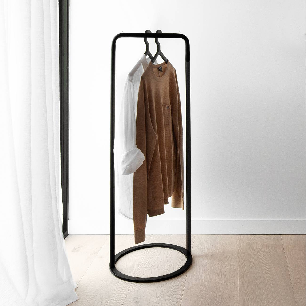 O&O Clothes Rack: Quick Ship